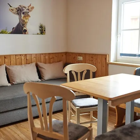 Haus Spettel 公寓 *